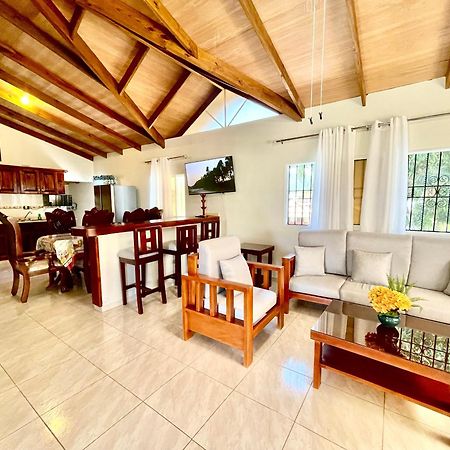 Oasis Dona Elena Villa Jarabacoa Exterior photo